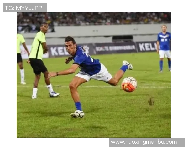 足球明星摆件6号的魅力与收藏价值探讨