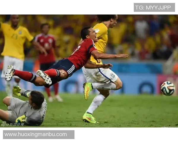 巴西与哥伦比亚激战正酣犯规频发引发争议与讨论