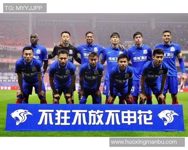 柏斯光荣迎战绿地申花争夺中超联赛关键三分的激烈对决 柏斯光荣迎战绿地申花争夺中超联赛关键三分的激烈对决